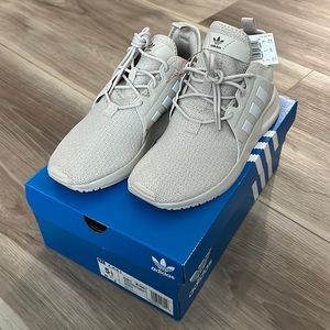 Adidas Originals Fits Women’s Sz 6.5 NWT and box.